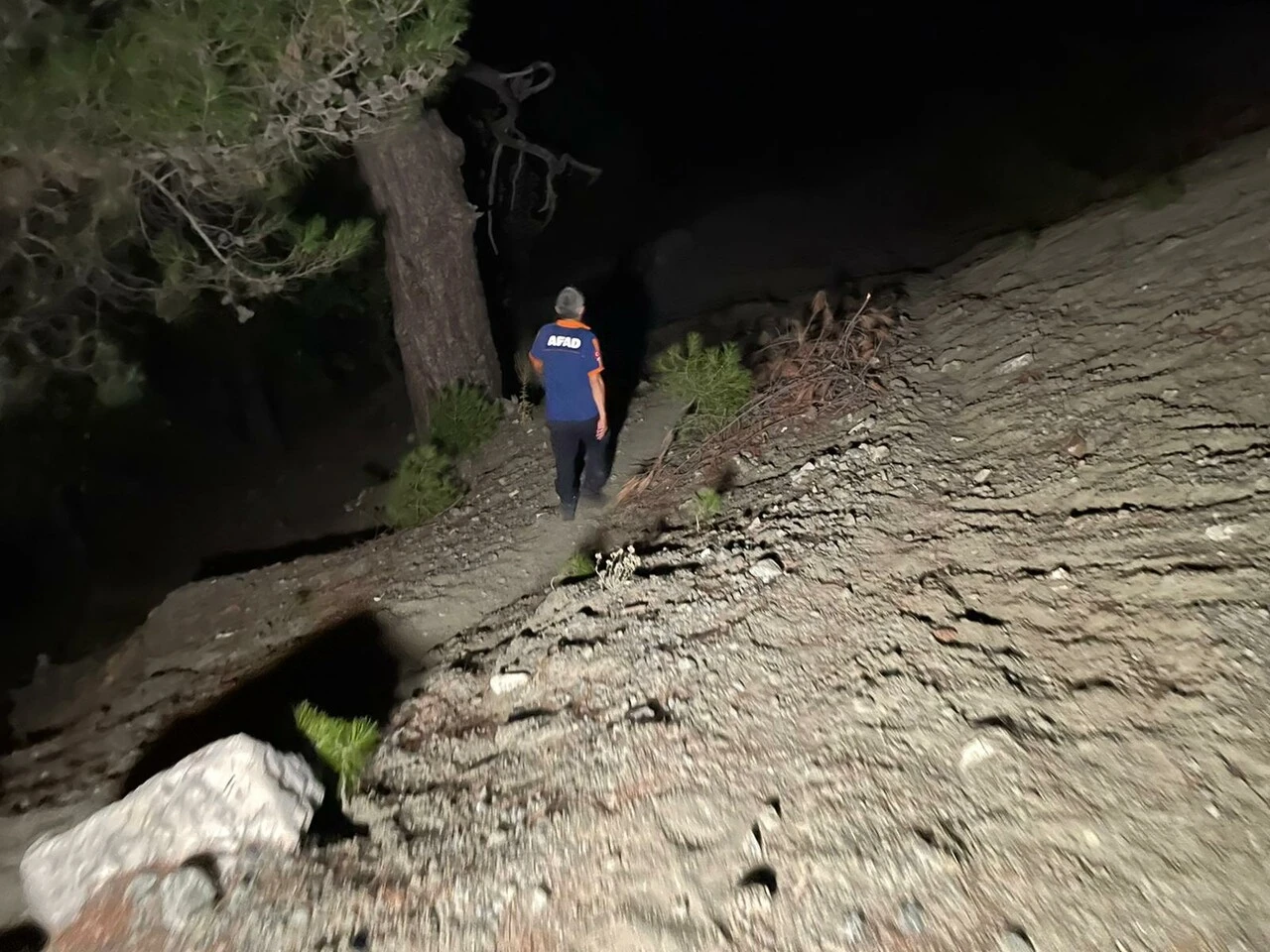 Doğa yürüyüşü faciaya dönüştü: 1 kişi suda boğuldu, 3 kişi kurtarıldı