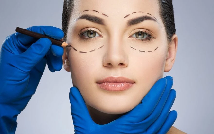 Ünlülerin tercihi badem göz estetiğine ilgi artıyor! Etkili bakışlar, badem göz ameliyatıyla artık mümkün