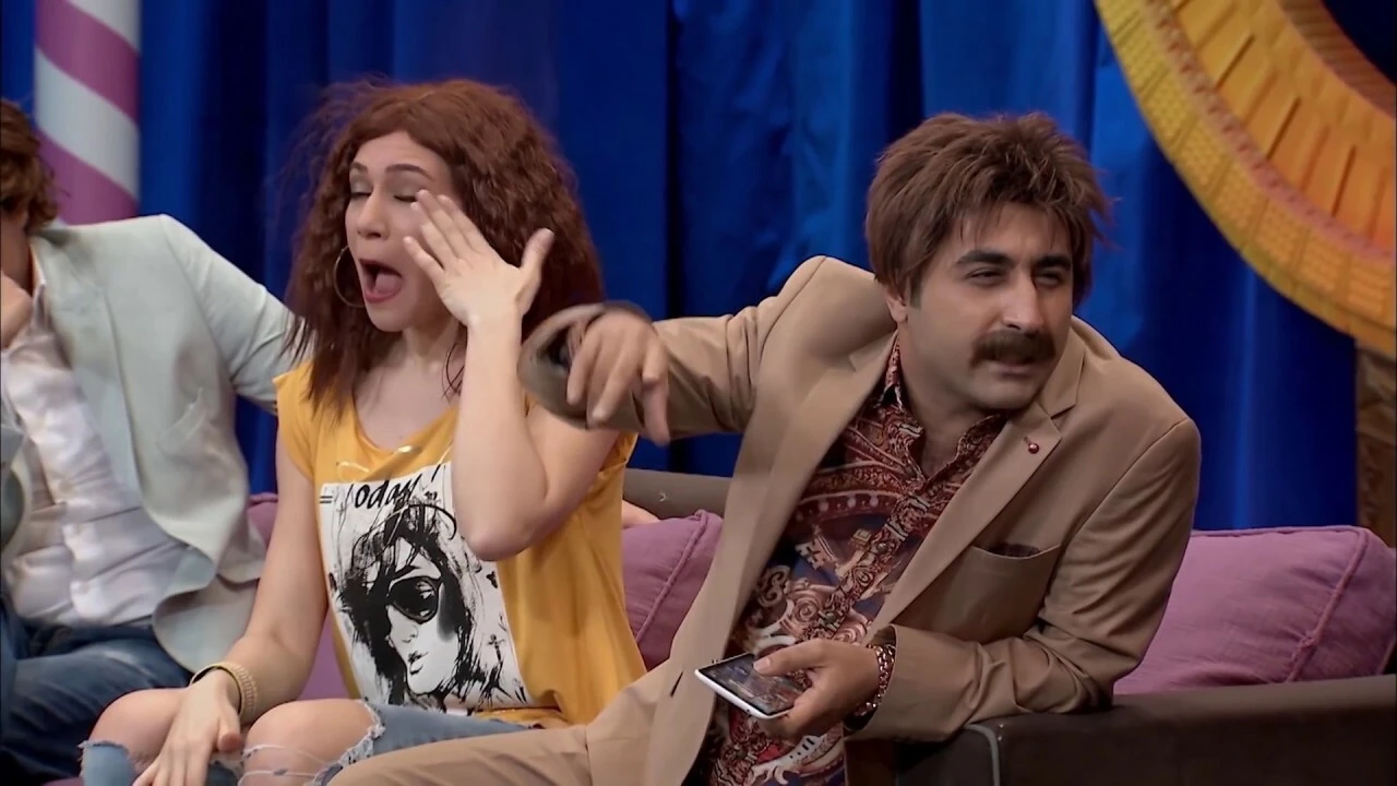 Güldür Güldür’den hayranlarını üzen haber geldi! Sevilen oyuncusu kadrodan ayrılıyor!