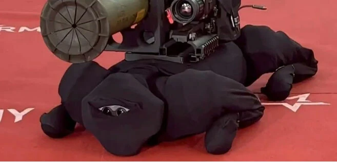 Rusya roketatar taşıyan robot köpeği tanıttı! İddiaların ardı arkası kesilmedi