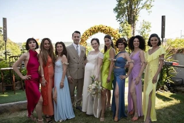 Demet Evgar ile Levent Babataş çiftinin en mutlu günü! Demet Evgar bebeği Mavi’yi kucağına aldı