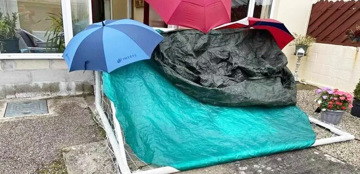 İngiltere’de sağlık sistemi çöktü! 90 yaşındaki hastayı 60 saat beklettiler