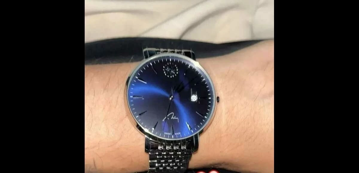 Cumhurbaşkanı Erdoğan, Mesut Özil'e imzalı saat hediye etti