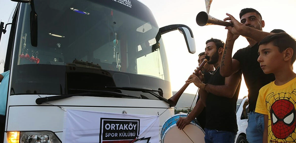 Yattara futbola geri döndü! Davul zurnayla karşılandı: İşte yeni takımı