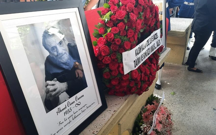 Civan Canova’nın cenaze töreninde duygu dolu anlar: O mükemmel bir insandı