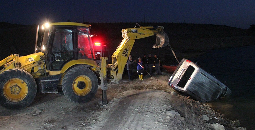 Baraja düşen araçtan acı haber! 7 saat sonra cesedi çıkartıldı