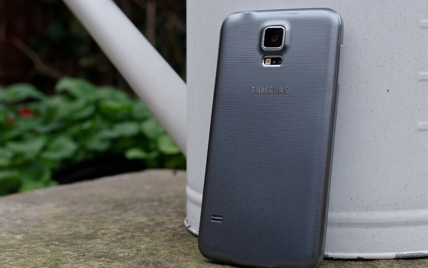 Samsung'dan, 7 yaşındaki telefona güncelleme sürprizi