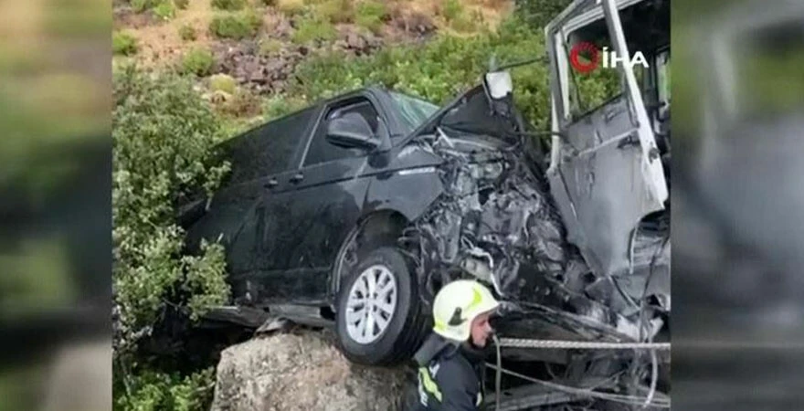 İbrahim Tatlıses'in Kızı Elif Ada Kimdir, Sağlık Durumu Nasıl? İbrahim Tatlıses ve Kızı Trafik Kazası Geçirdi!