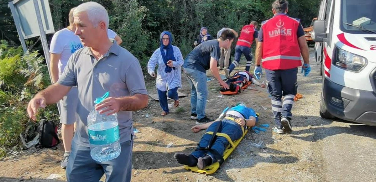 Son dakika! Bursa'da tur otobüsü devrildi: Ölü ve yaralılar var