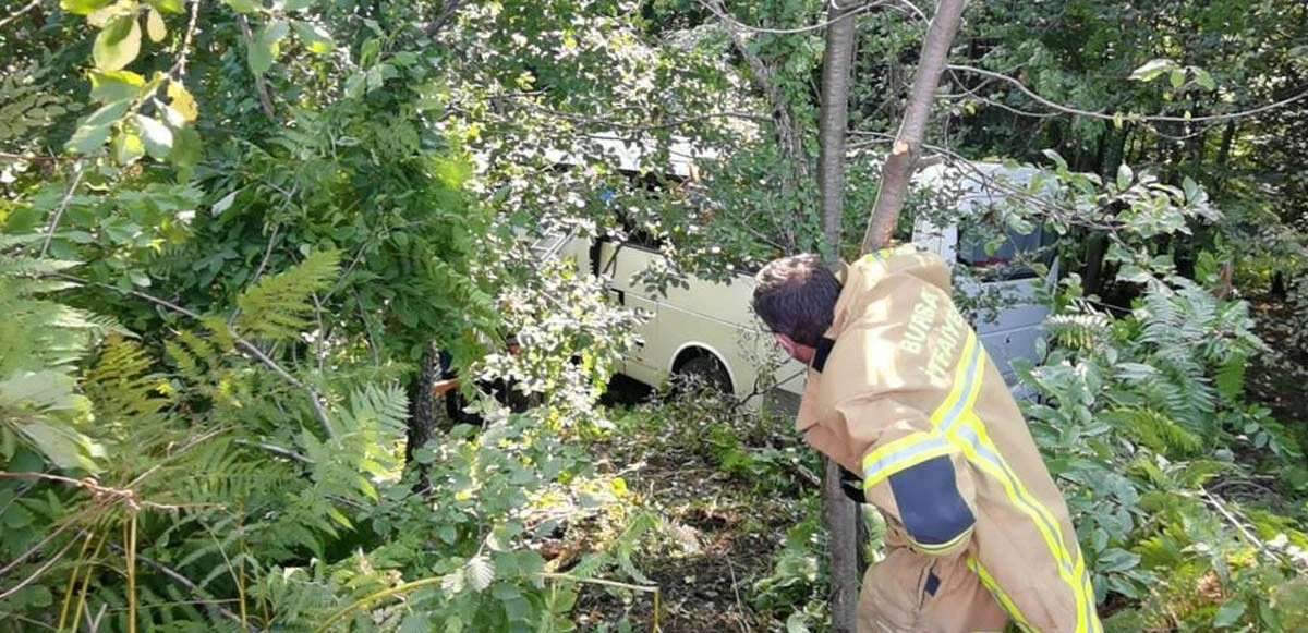 Son dakika! Bursa'da tur otobüsü devrildi: Ölü ve yaralılar var