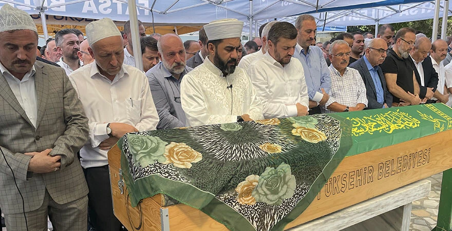 Osman Kabaktepe’nin annesi son yolculuğuna uğurlandı