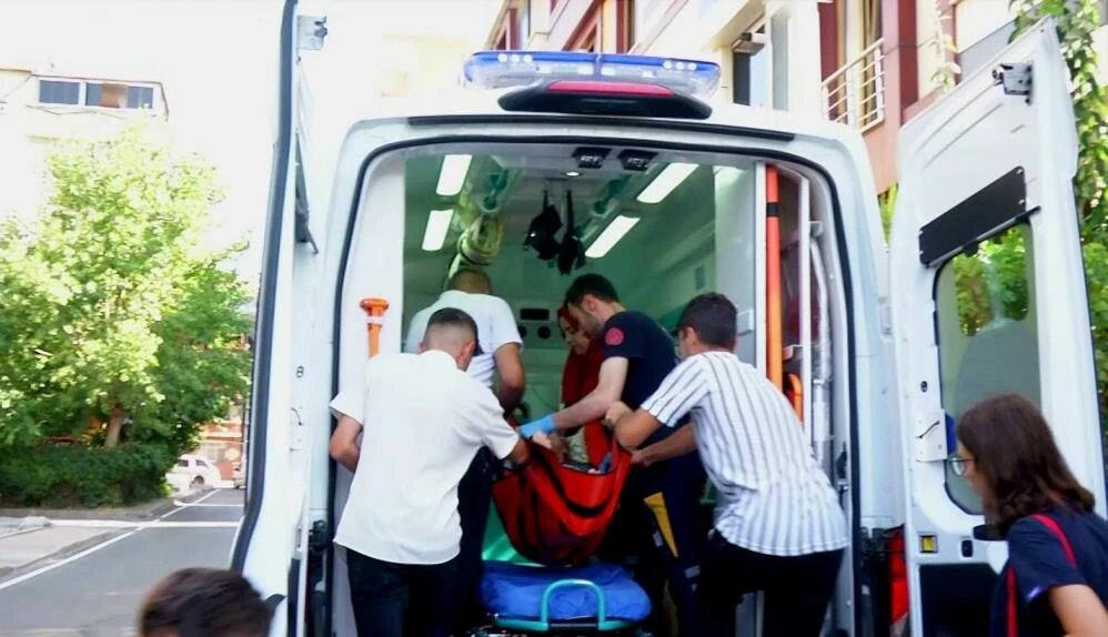 Oyun oynayan çocuğun üstüne duvar çöktü