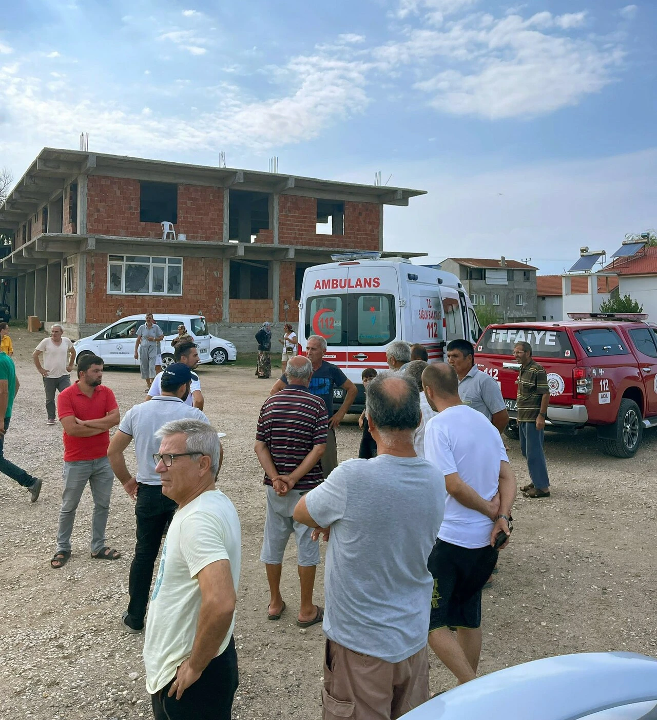 Yasaklı denizde can pazarı: Biri boğuldu, birinin hayati tehlikesi var
