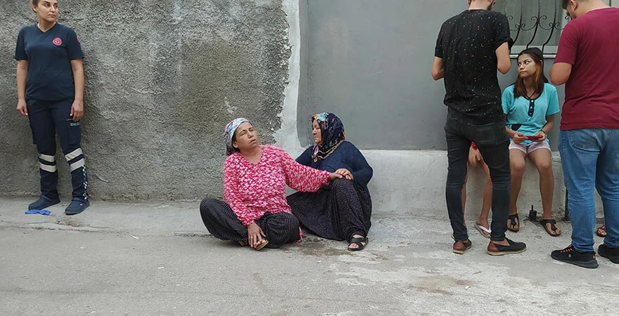 Adana'da kadın cinayeti! Şermin Sarı evinin bahçesinde kafasına defalarca vurulan taşla öldürüldü