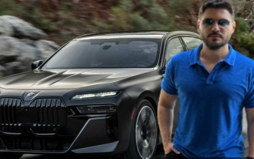 Tolgahan Sayışman 3 milyonluk yeni arabasıyla boy gösterdi