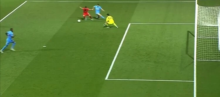 Trabzonspor'da sakatlık şoku: Sedyeyle kenara geldi!