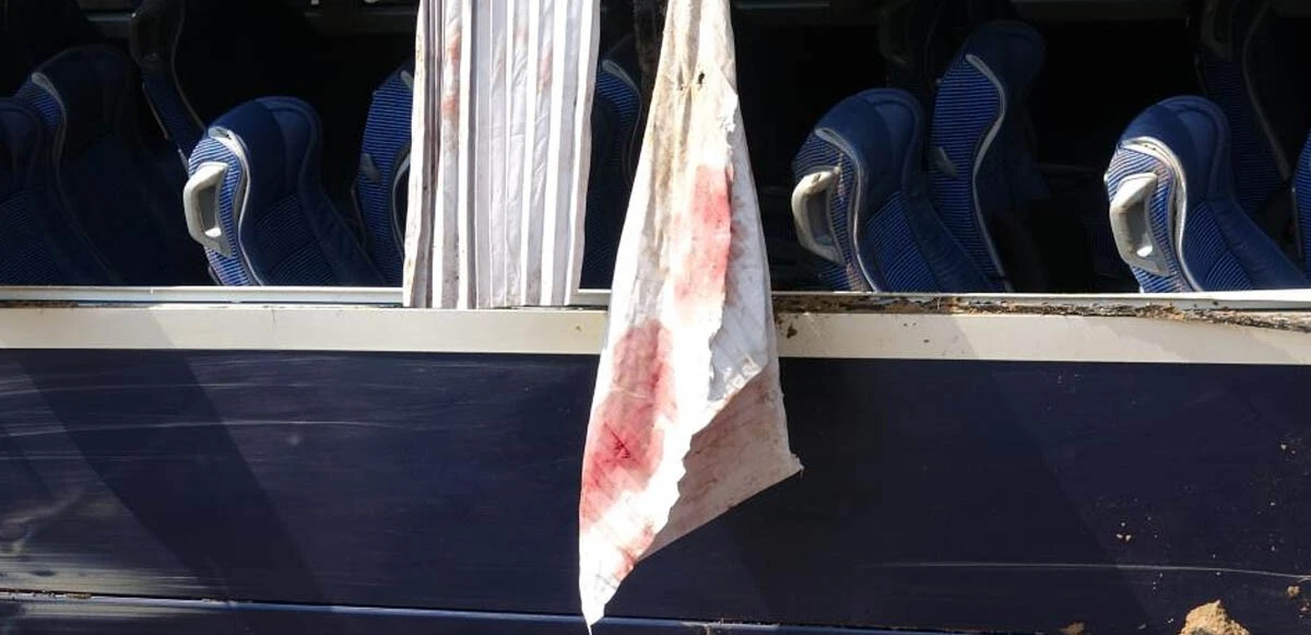 Çanakkale'de tur otobüsü su kanalına devrildi, feci kazada ölü ve yaralılar var