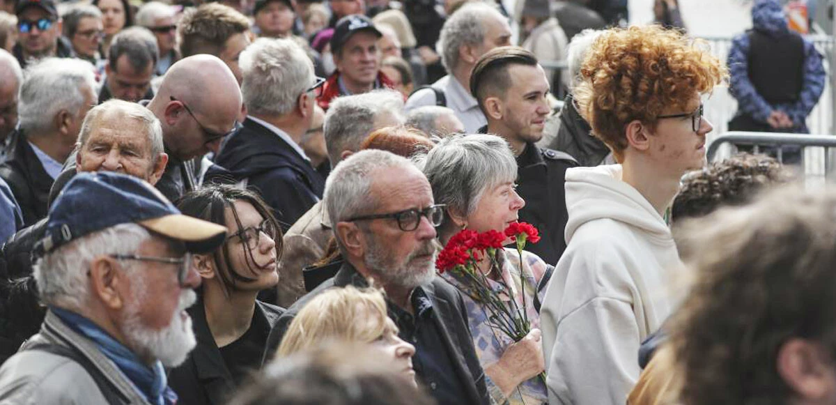 Gorbaçov görkemli veda: Yüz binler akın etti