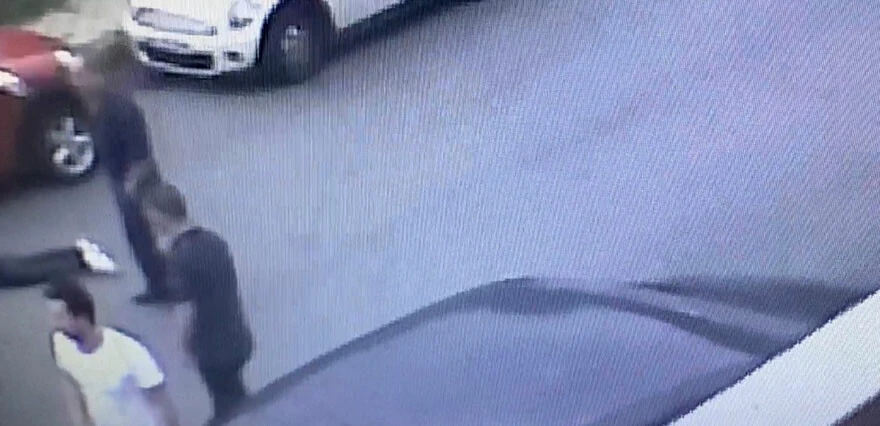 Burak Arat cinayetinin görüntüleri çıktı! Husumetlisi tarafından sokak ortasında vuruldu