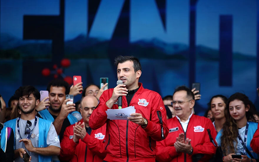 TEKNOFEST KARADENİZ sona erdi: Selçuk Bayraktar, TEKNOFEST 2023'ü de açıkladı!