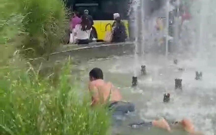 Sosyal medya fenomeni fazla tık almak için kafa üstü çakıldı: Boynum kırıldı ama videolara devam