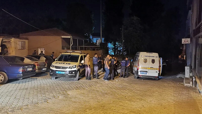 İzmir'de vahşet: Kanser hastası yaşlı adam oğlu tarafından bıçaklanarak öldürüldü