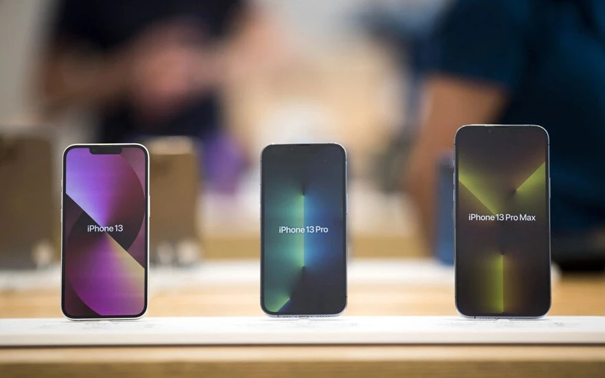 Apple'a büyük şok: iPhone satışlarına yasak geldi, milyon dolarlık ceza kesildi!