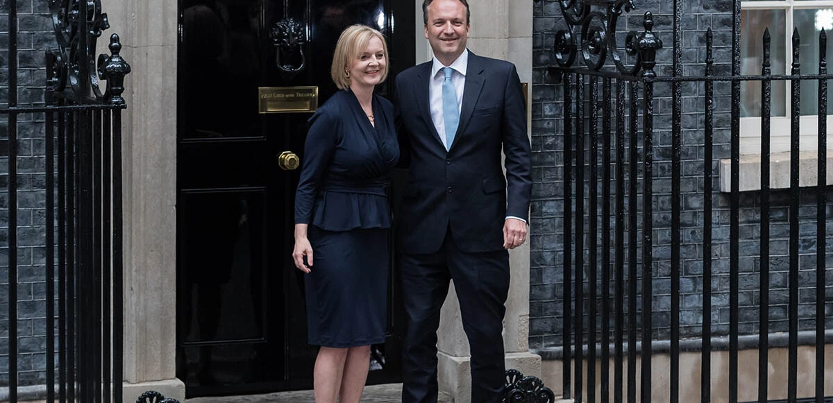 İngiltere'nin yeni Başbakanı Truss ayağının tozuyla ilk mesajını verdi: Üç önceliğimiz var