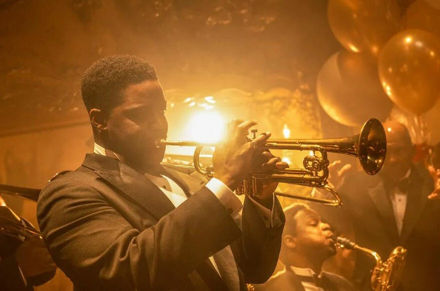 Babylon filminden ilk fotoğraflar geldi: Margot Robbie, Brad Pitt ve Tobey Maguire yer alıyor