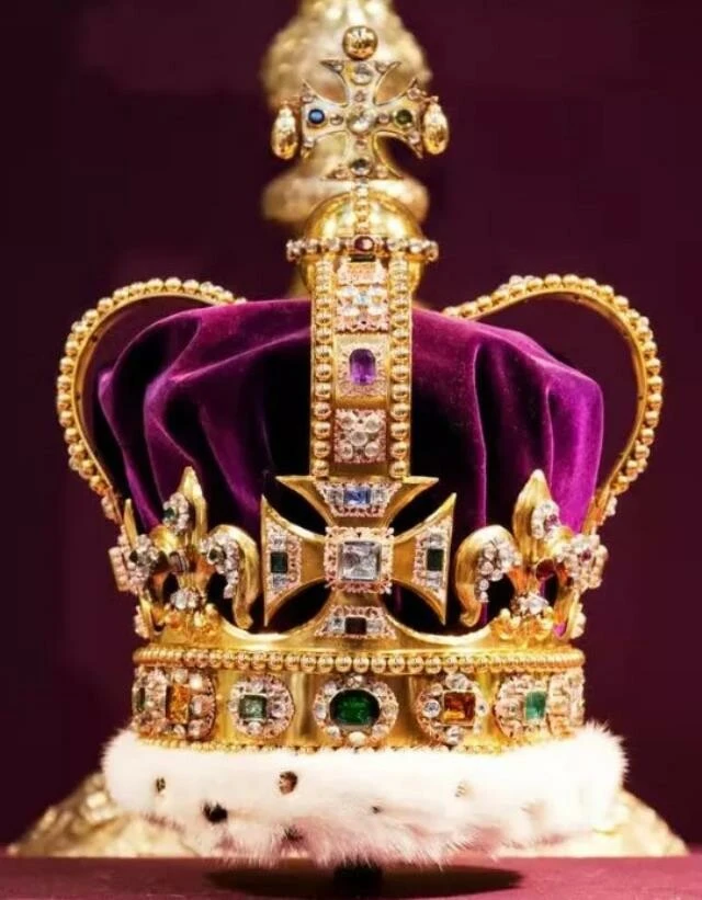 Kral Charles'ın eşi Camilla'nın kraliçe tacında Osmanlı detayı! Sultan Abdülmecit'ten hediye