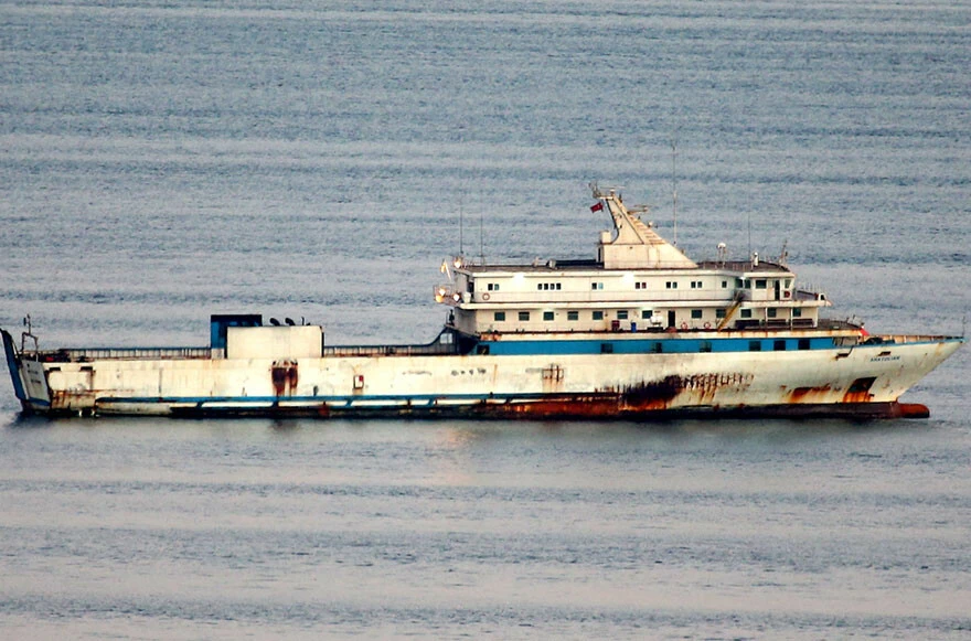 Yunanistan'ın ateş açtığı ‘Anatolian’ isimli gemi Çanakkale Boğazı’nda demirledi: Geminin "Mavi Marmara" olduğu ortaya çıktı