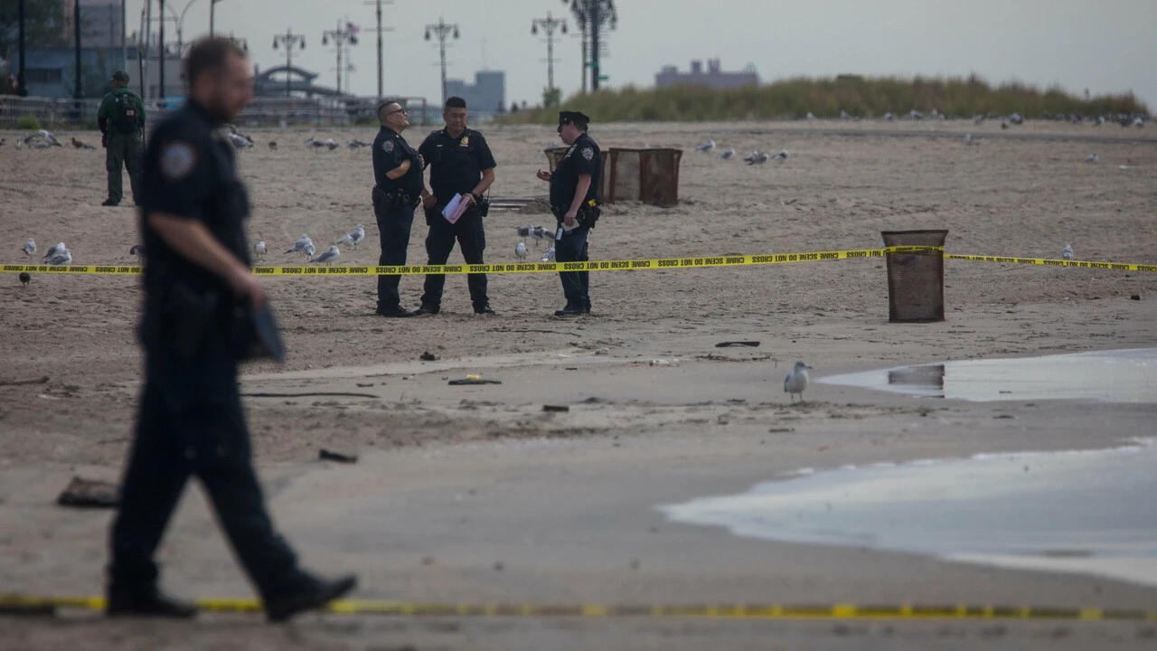 3 çocuğunu okyanusta boğduğundan şüphelenilen kadın cinayetle suçlanıyor
