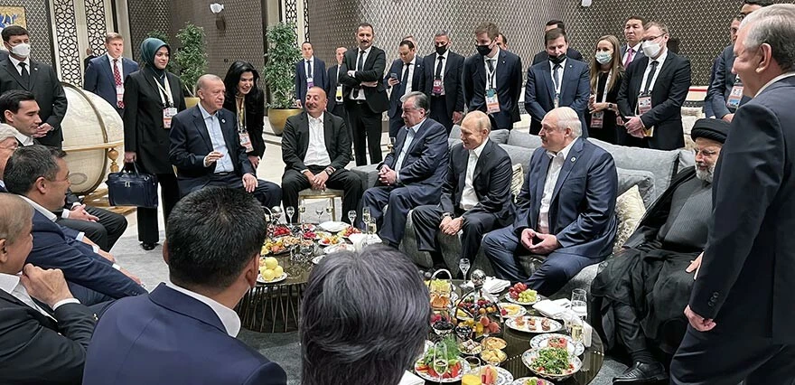 Cumhurbaşkanı Erdoğan, Semerkant'ta liderlerle bir araya geldi: Tarihi zirvede keyifli sohbet!