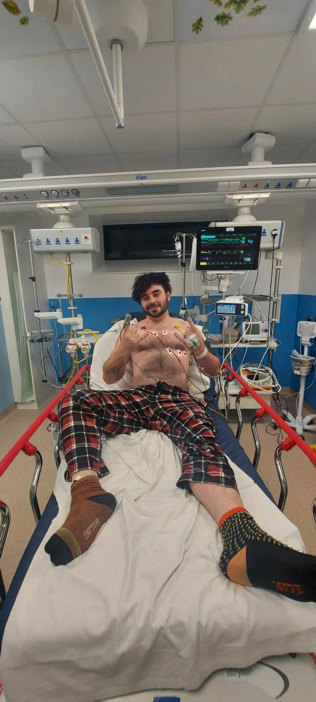 Evinde oyun oynadığı sırada yıldırım çarptı! Neye uğradığını şaşırdı