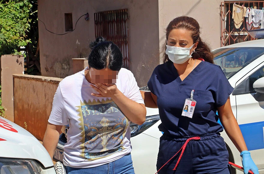 Antalya'da hakkında uzaklaştırma kararı olan öfkeli koca dehşet saçtı: Ekmek bıçağı ile eşini ve çocuklarını rehin aldı