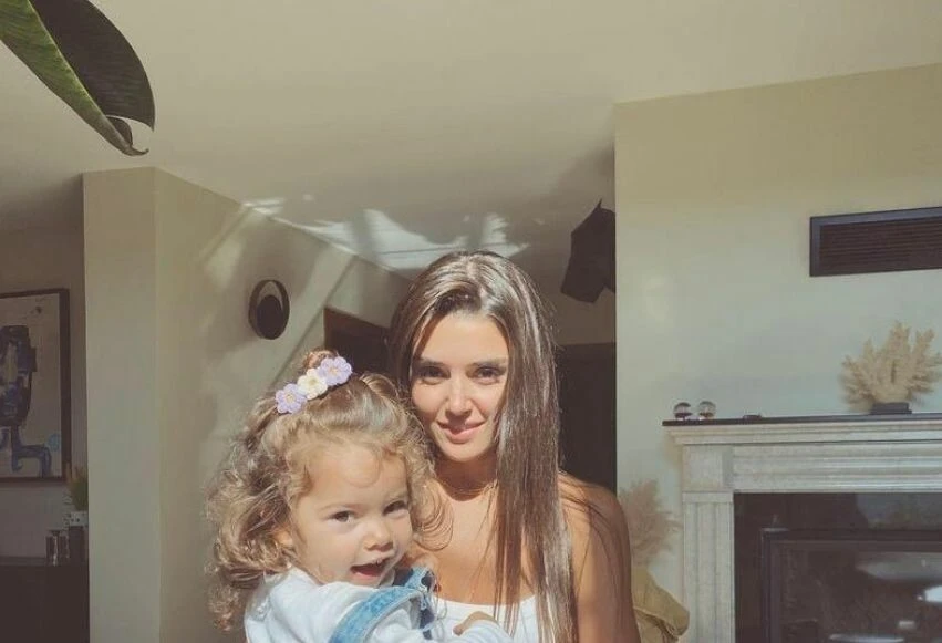 Hande Erçel'i yıkan haber: Kanser haberini aldı