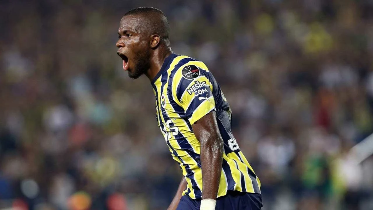 Fenerbahçe'nin yıldızı dev teklifi elinin tersiyle itti!
