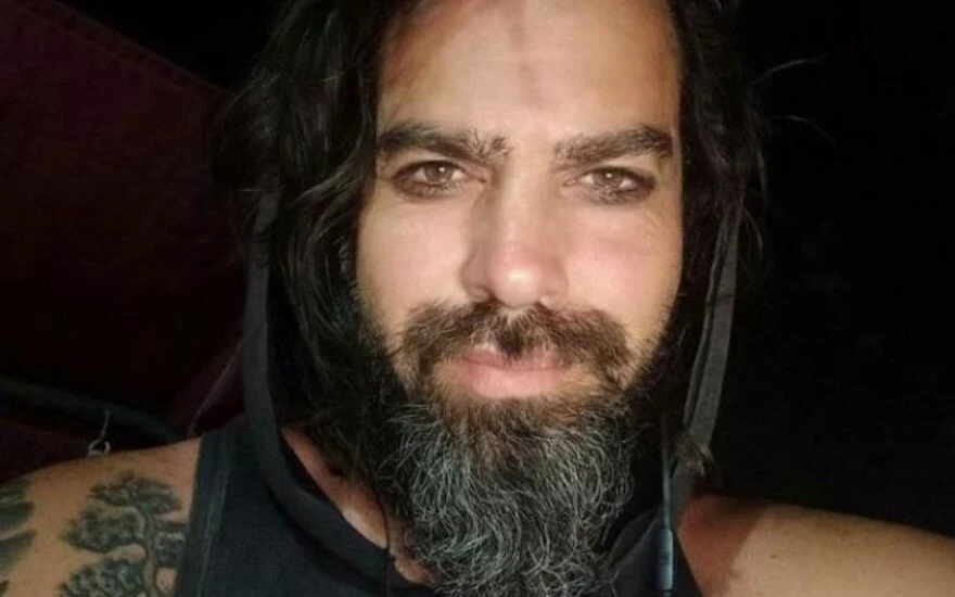 Arka Sokaklar’ın ünlü oyuncusu kendini tasavvufa adadı: Eşinin mahremini paylaşanlarla ilgili yorumu olay oldu!