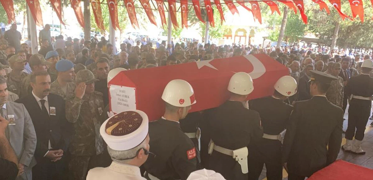 Şehit Sözleşmeli Er İsmet Aybek son yolculuğuna uğurlandı