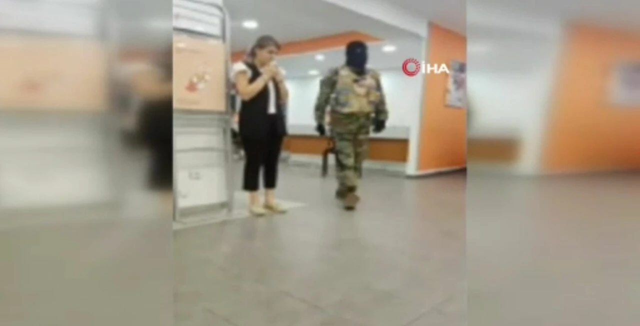 Bankada rehine krizi: Soyguncunun talepleri ağızları açık bıraktı