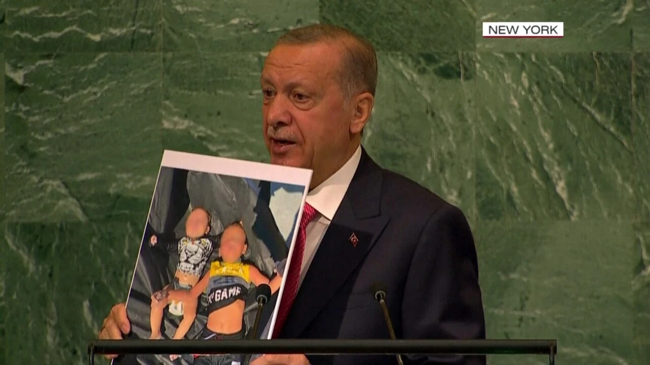 Son dakika! Erdoğan BMGK'da fotoğrafla konuştu: Yunanistan Ege’yi mülteci mezarlığına çevirdi