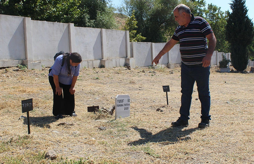 Bu acıya yürek dayanmaz! Manisa'da 2 aile ‘öldü’ denilen çocuklarını arıyor