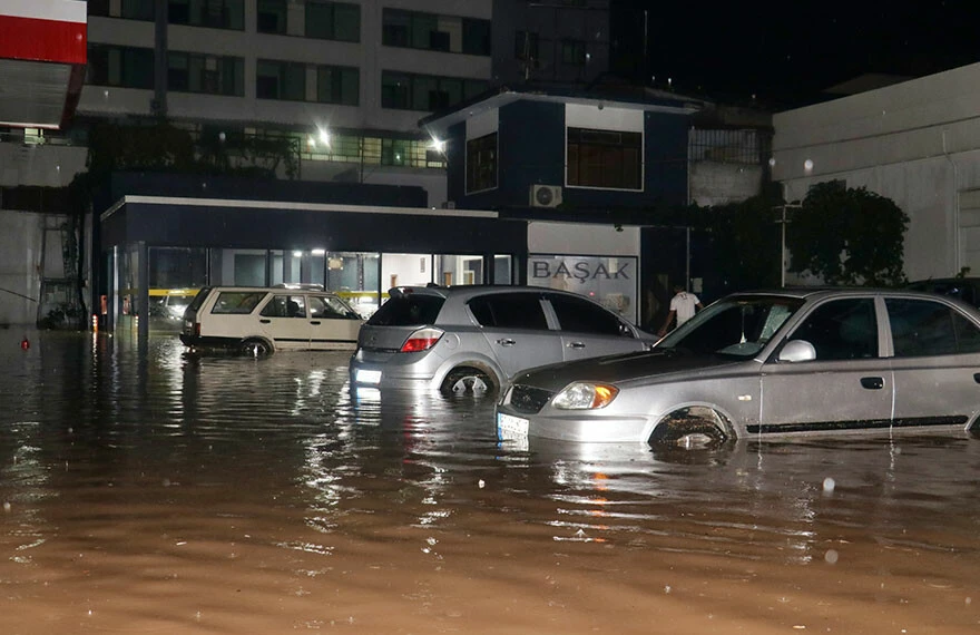 Nevşehir ve Osmaniye’yi sel vurdu! Her yer sular altında kaldı