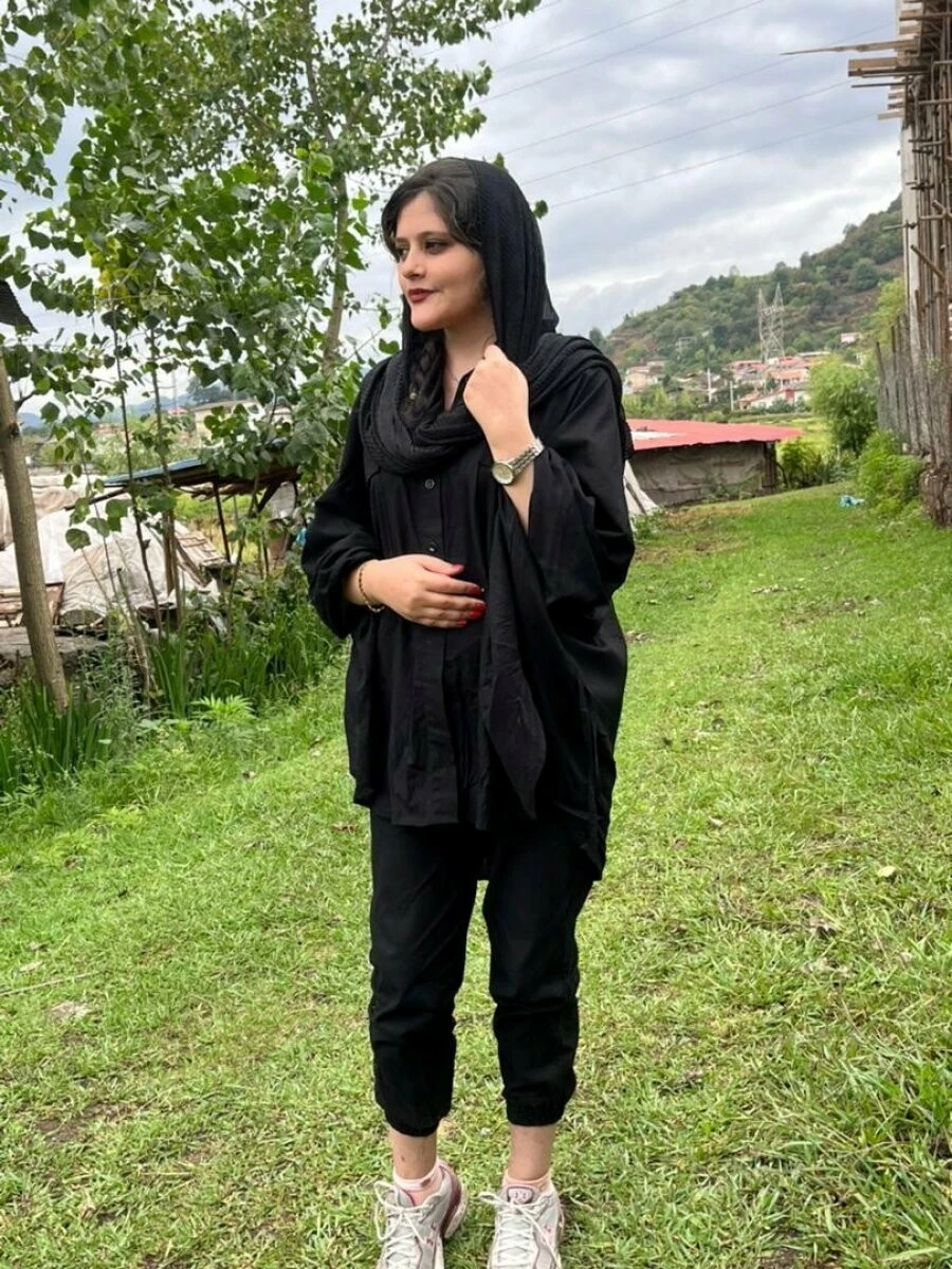 İran sokakları yangın yeri: Mahsa Amini protestolarında çok sayıda kişi öldü