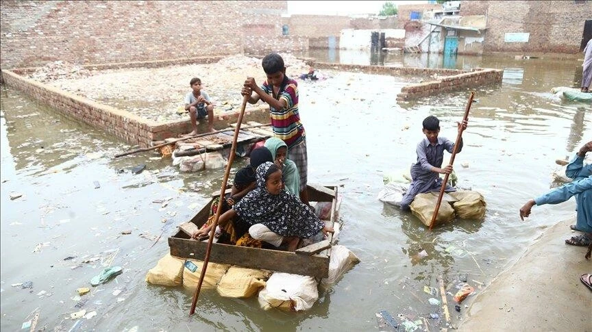Şiddetli yağışlar ve yıldırımlar Hindistan'da çok sayıda kişiyi öldürdü! Yetkililerden uyarılar geldi