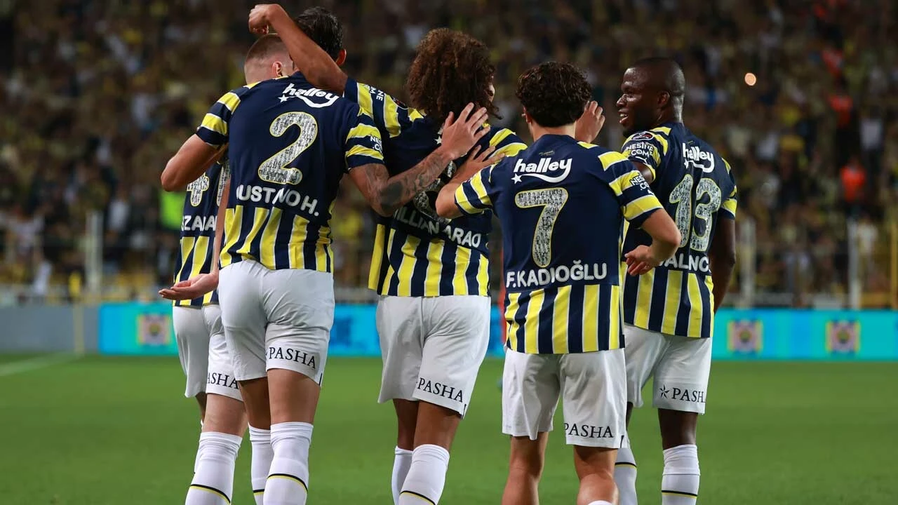 Napoli, Fenerbahçe'nin iki yıldızına kanca attı!