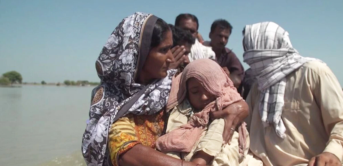 Pakistan’da felaket üstüne felaket, sel suları kolerayı patlattı 