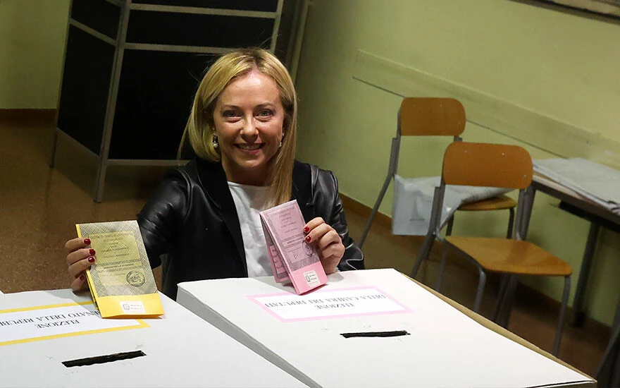 Son dakika! İtalya'daki seçimlerden ilk sonuçlar geldi: Aşırı sağcı Meloni'nin partisi kazandı