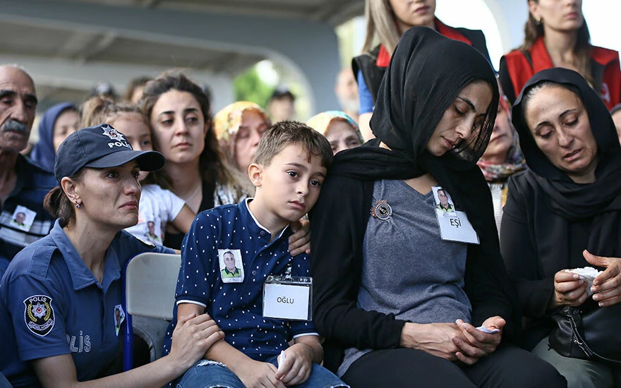 Mersin’de polisevi saldırısında şehit olan polis memuru Sedat Gezer için tören düzenlendi