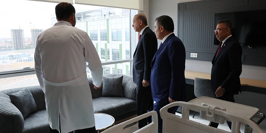 Türkiye'nin en büyük hastanesinin açılışında konuşan Cumhurbaşkanı Erdoğan muhalefete yüklendi: Her türlü sinsiliği yapıyorlar